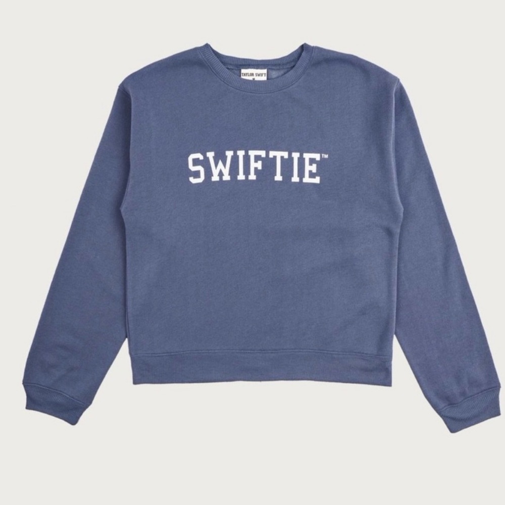 Purple SWIFTIE crewneck- official Taylor Swift Speak Now merch. Medium.
